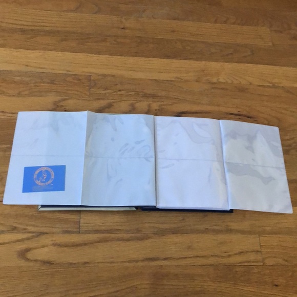 World of Peter Rabbit silver plated photo album - Picture 4 of 8